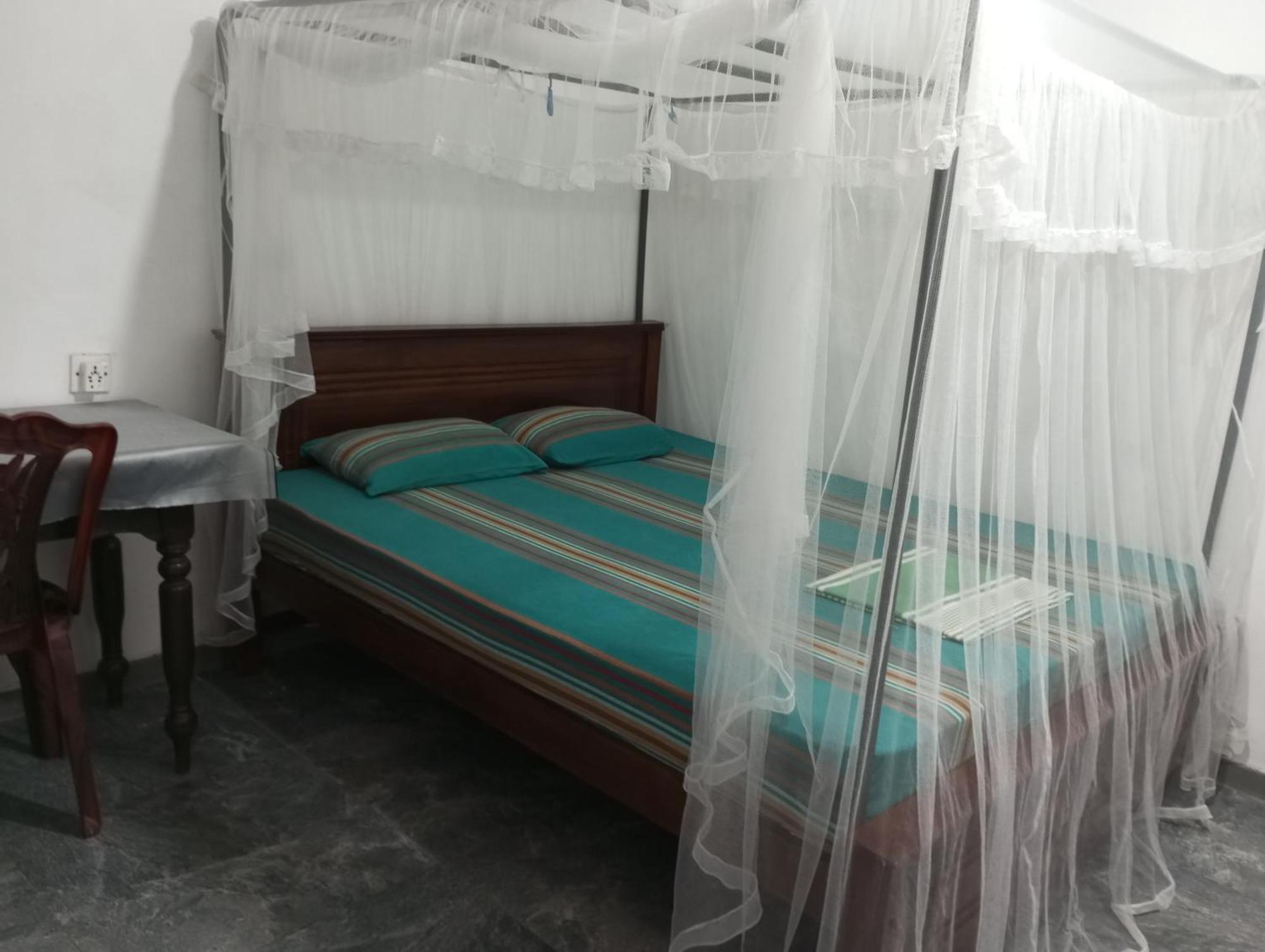 Dreams Garden Surf Lodge Midigama Exterior photo