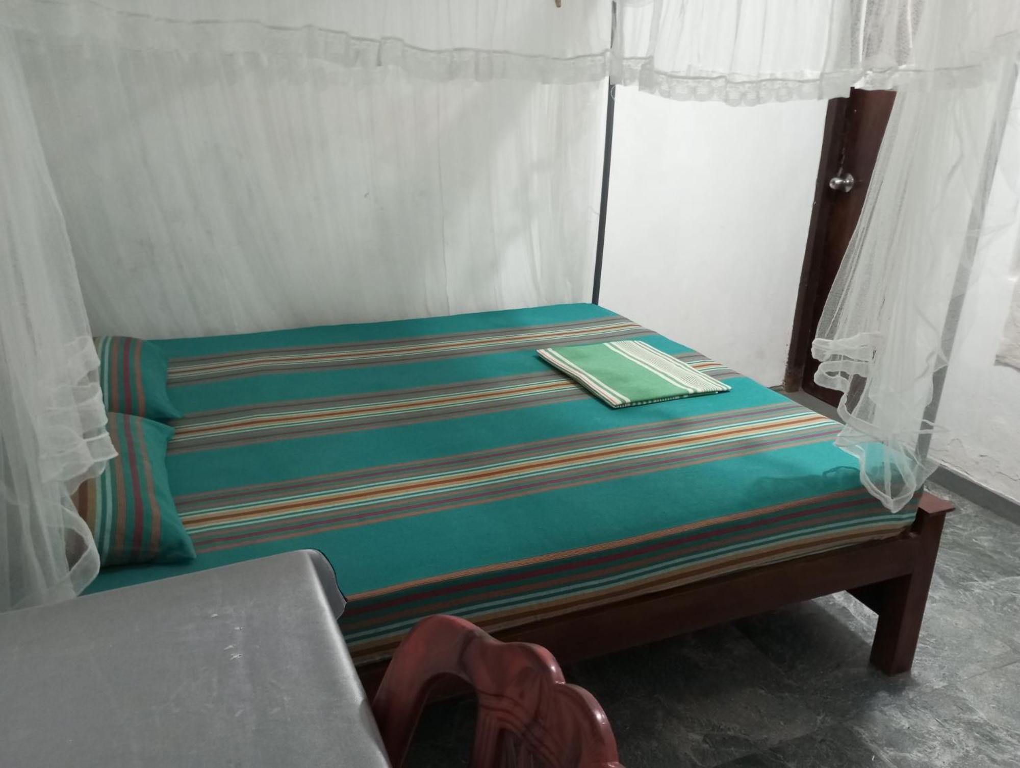 Dreams Garden Surf Lodge Midigama Exterior photo