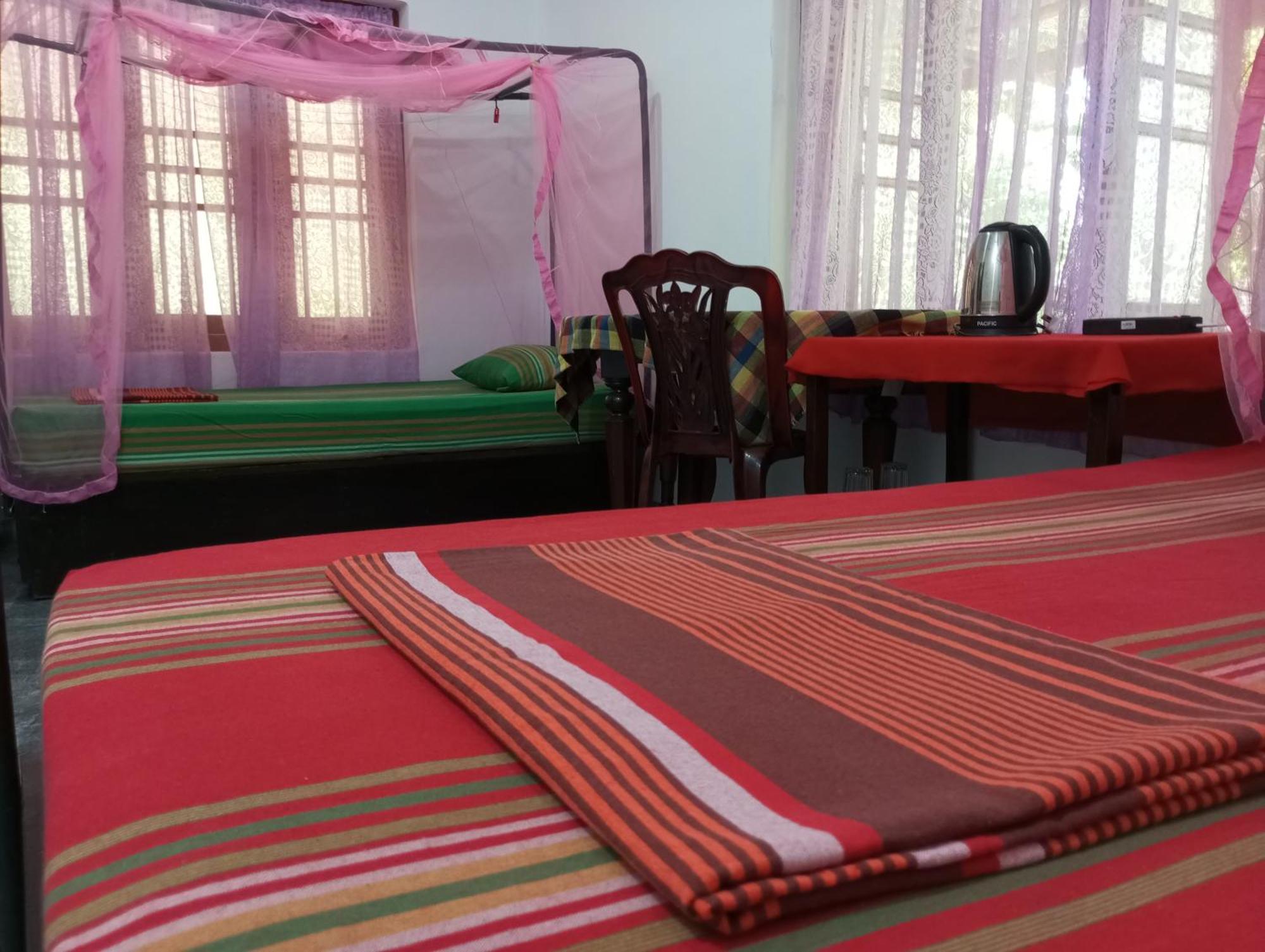 Dreams Garden Surf Lodge Midigama Room photo